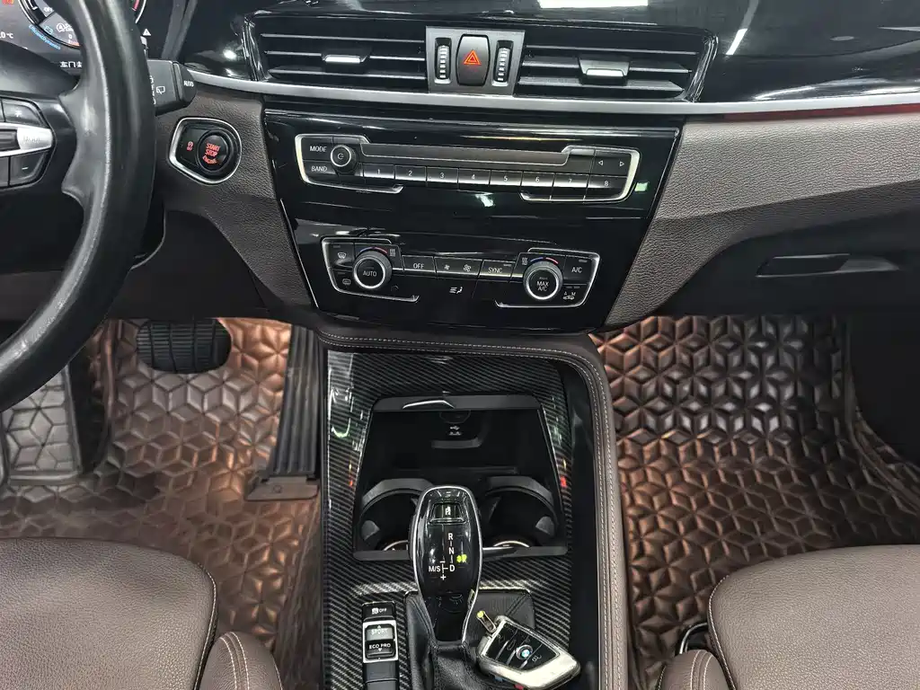 BMW X1 — миниатюра 10