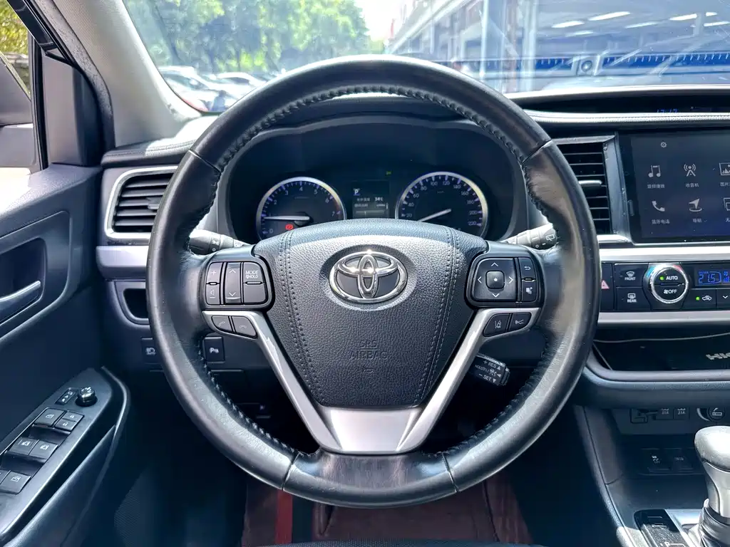 Toyota Highlander — миниатюра 14