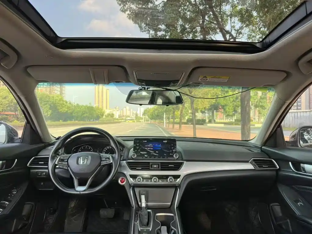 Honda Accord — миниатюра 12