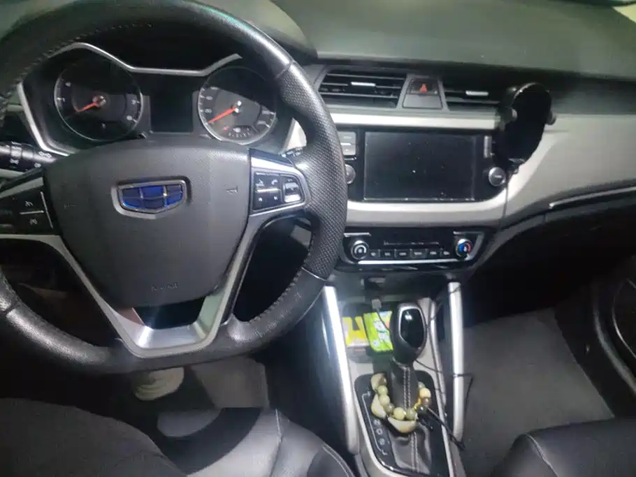 Geely Vision X3 — миниатюра 12