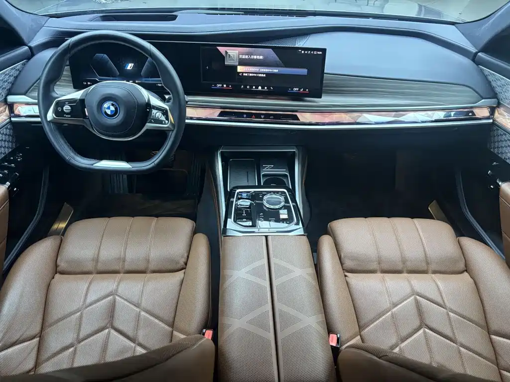 BMW i7 — миниатюра 14