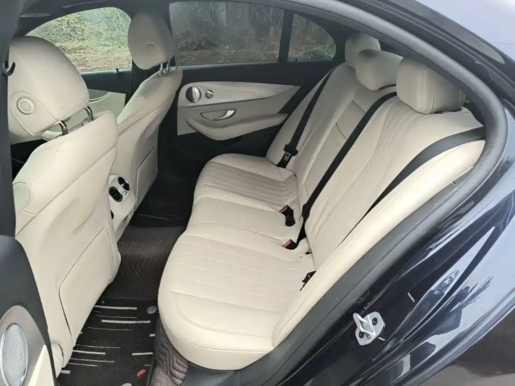 Mercedes-Benz E-Class (Import) — миниатюра 13