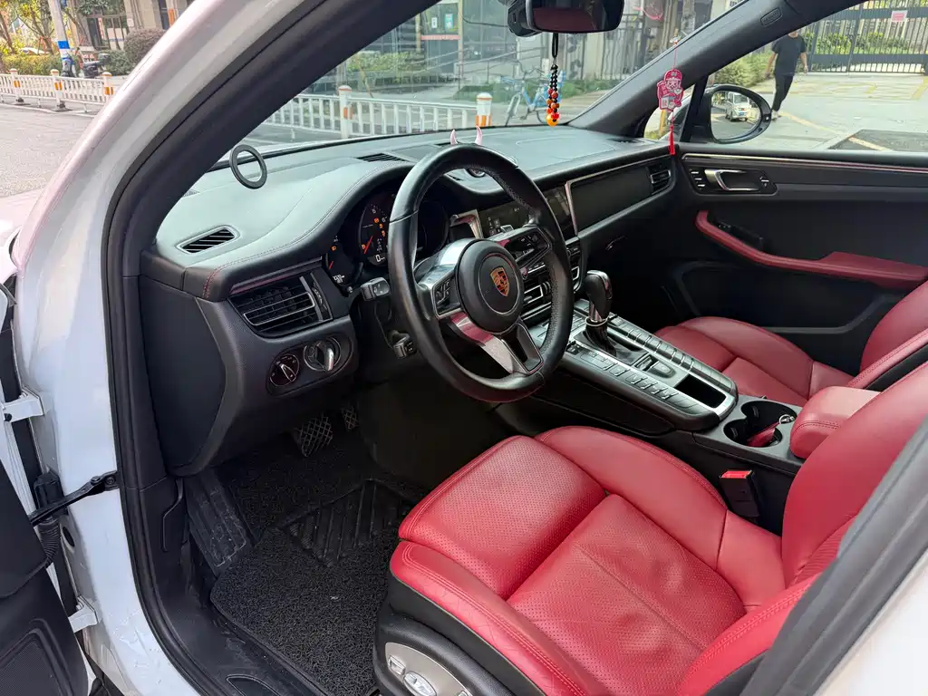 Porsche Macan — миниатюра 11