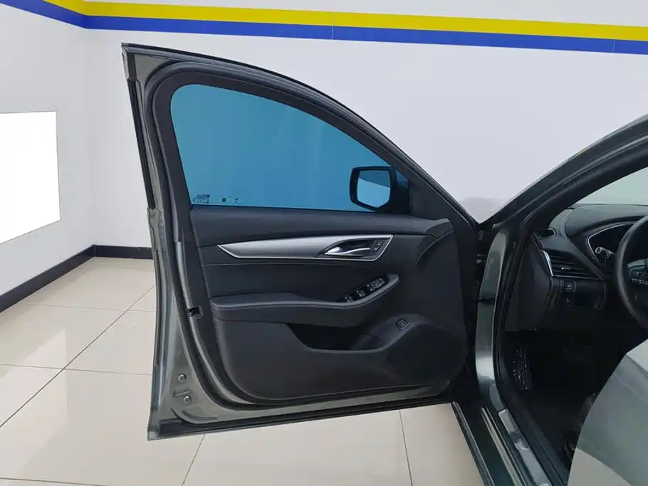 Cadillac CT5 — миниатюра 7