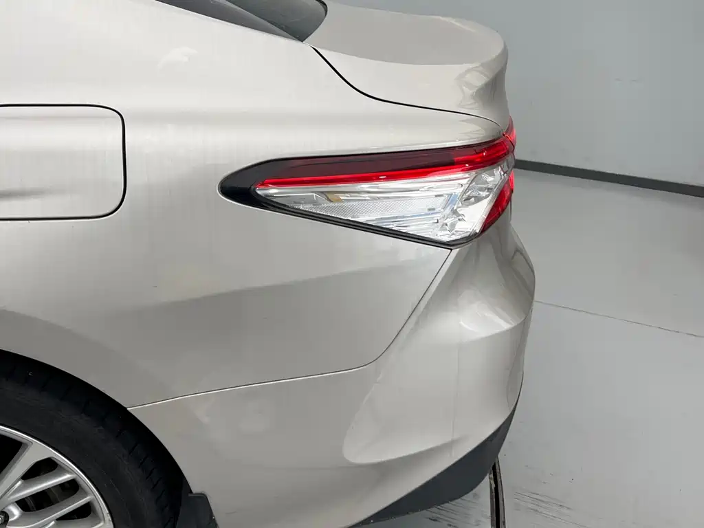 Toyota Camry — миниатюра 10