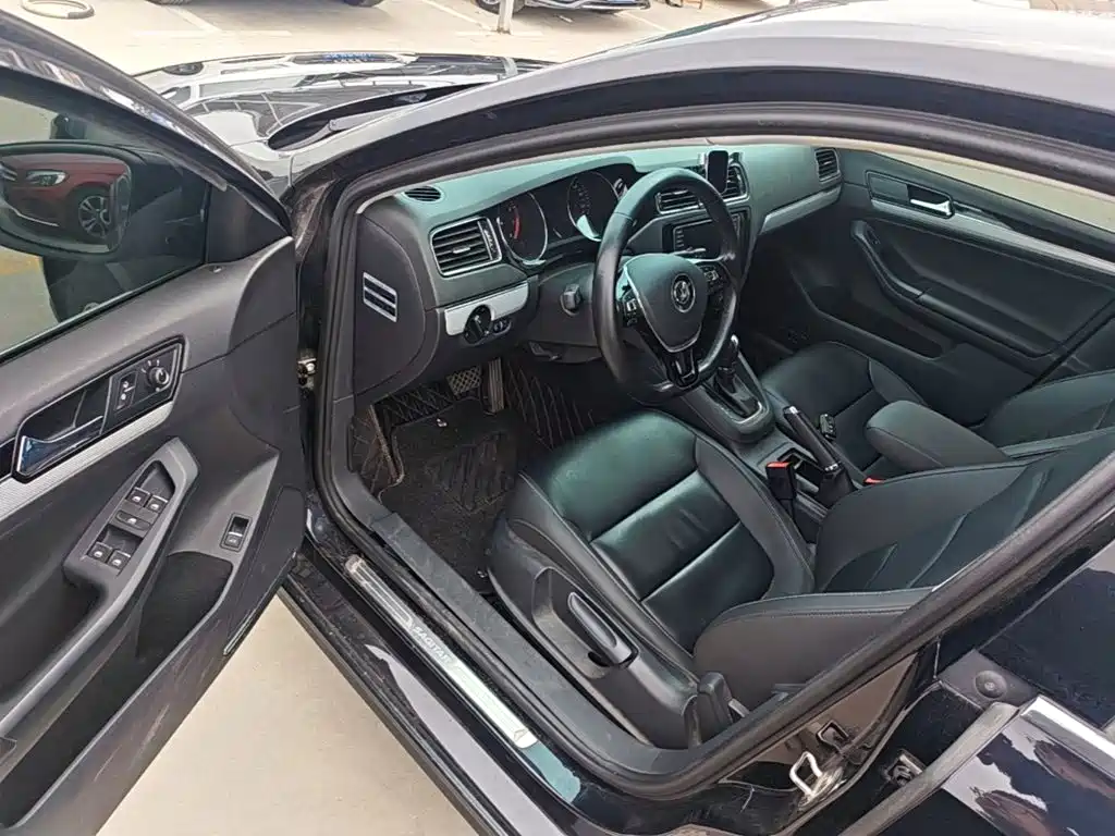 Volkswagen Sagitar — миниатюра 16