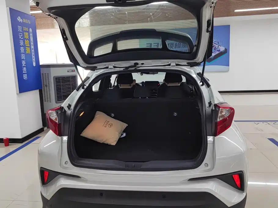 Toyota IZOA — миниатюра 4