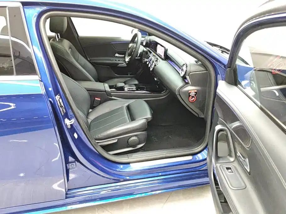 Mercedes-Benz A-Class — миниатюра 8