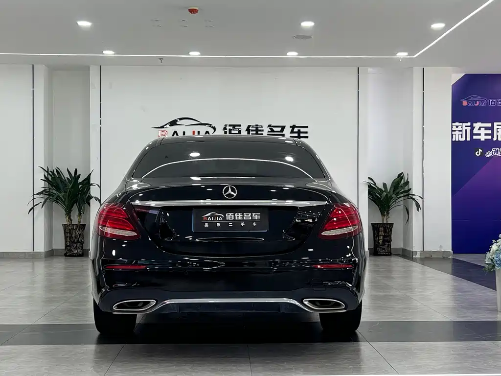 Mercedes-Benz E-Class — миниатюра 6