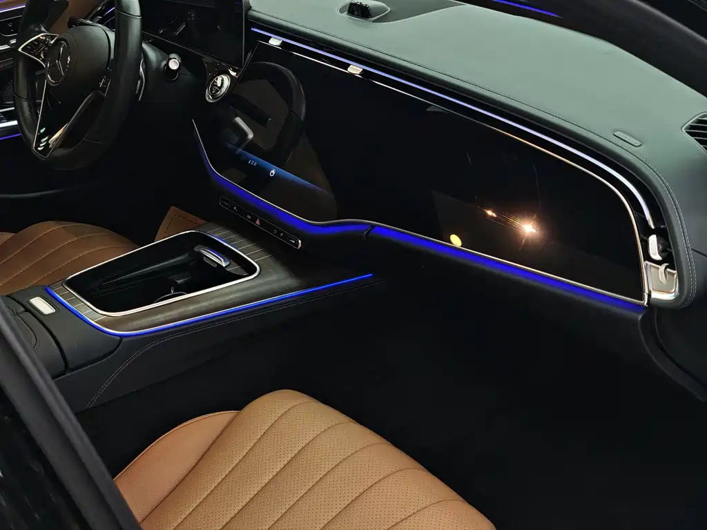Mercedes-Benz E-Class — миниатюра 10