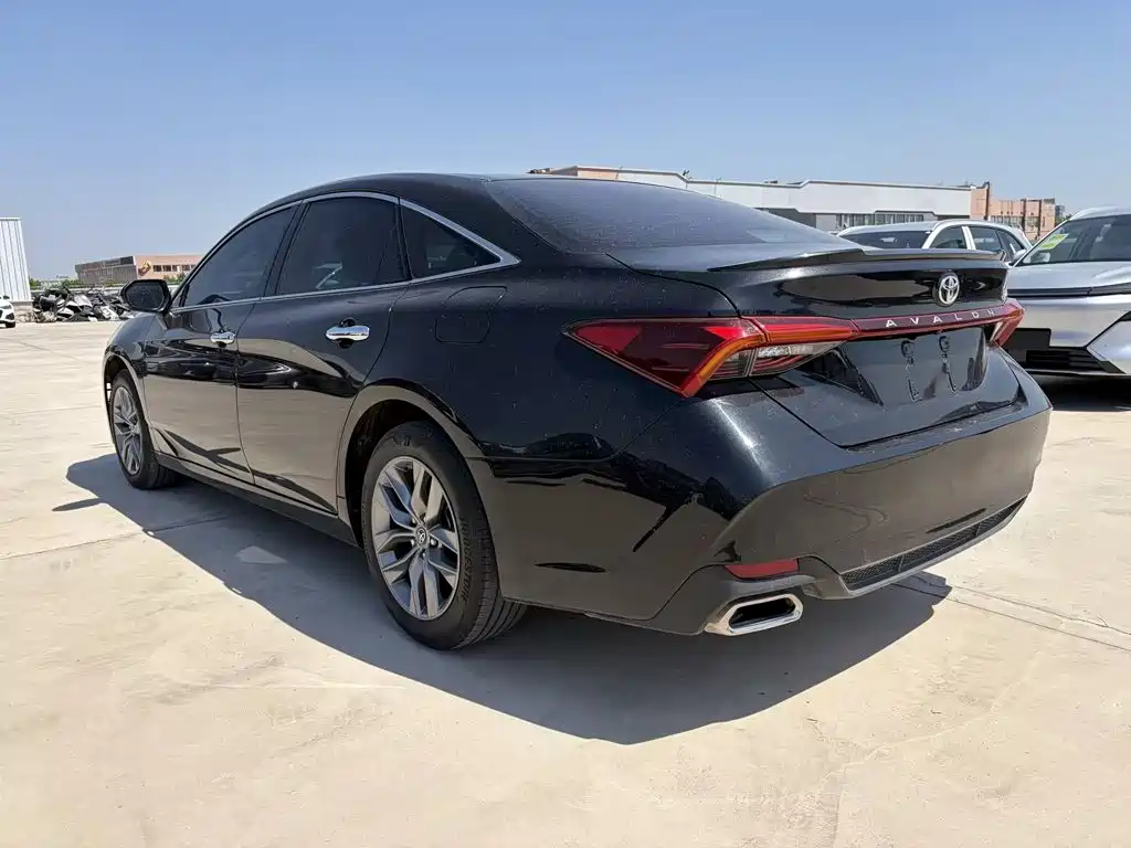 Toyota Avalon — миниатюра 8