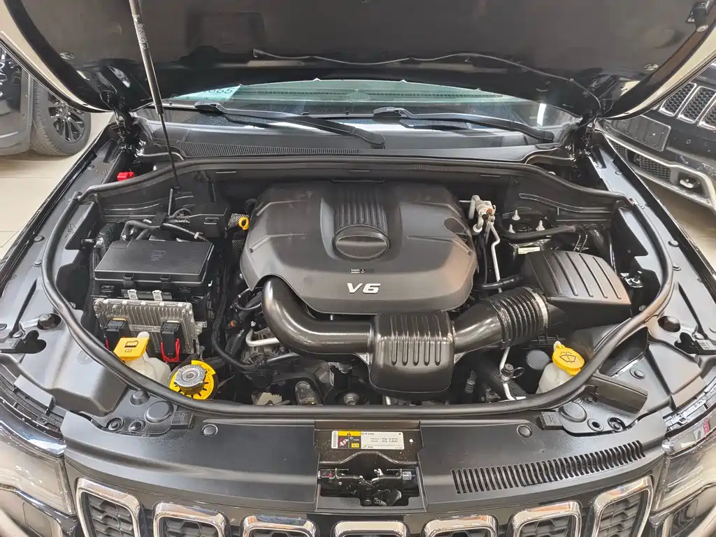 Jeep Grand Cherokee (Import) — миниатюра 20