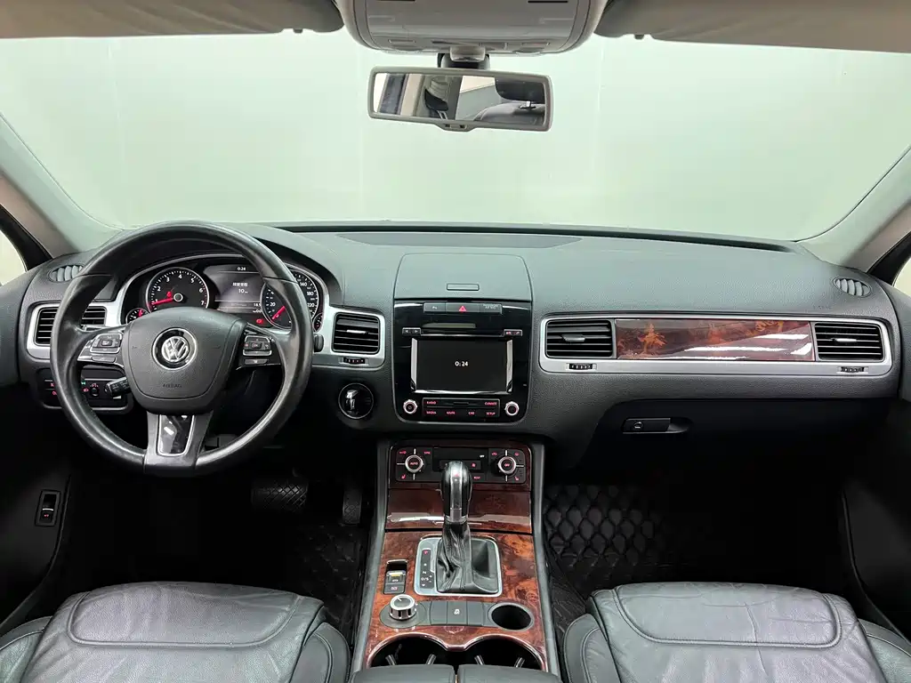 Volkswagen Touareg 3.0TSI Standard Config Type, фото 10