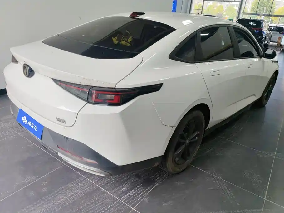 Changan Yida — миниатюра 3