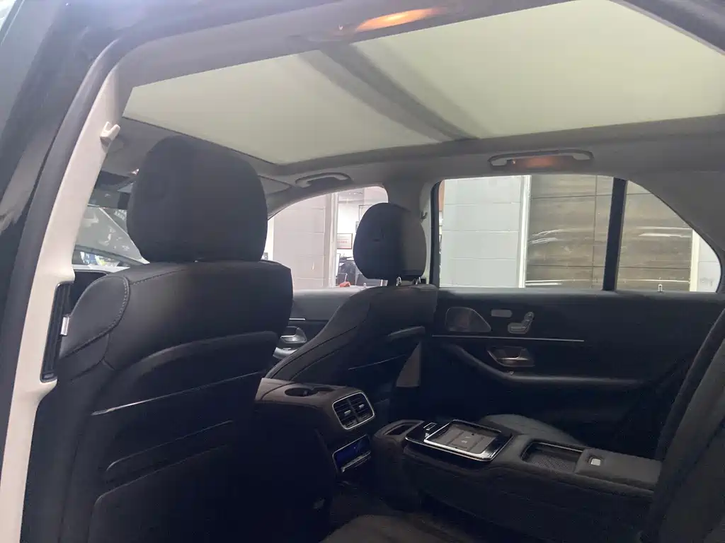 Mercedes-Benz GLE (Import) — миниатюра 8
