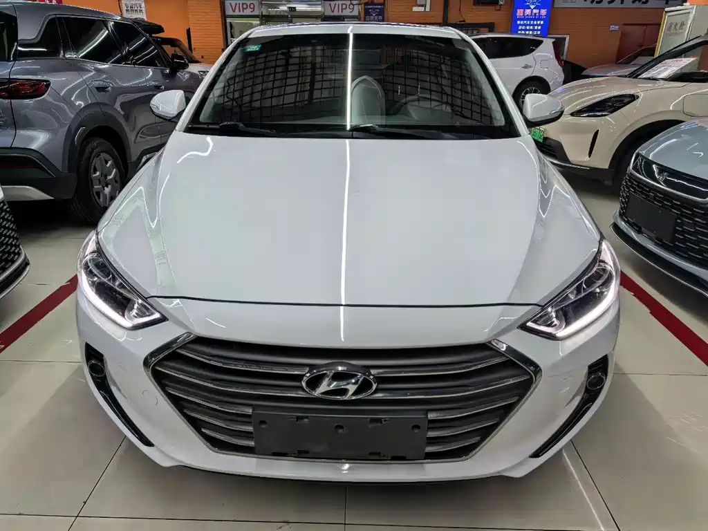 Hyundai Elantra — миниатюра 2