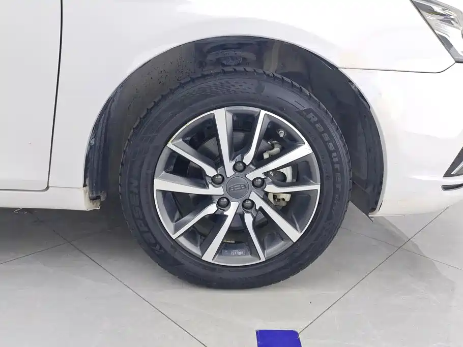 Geely Emgrand — миниатюра 6