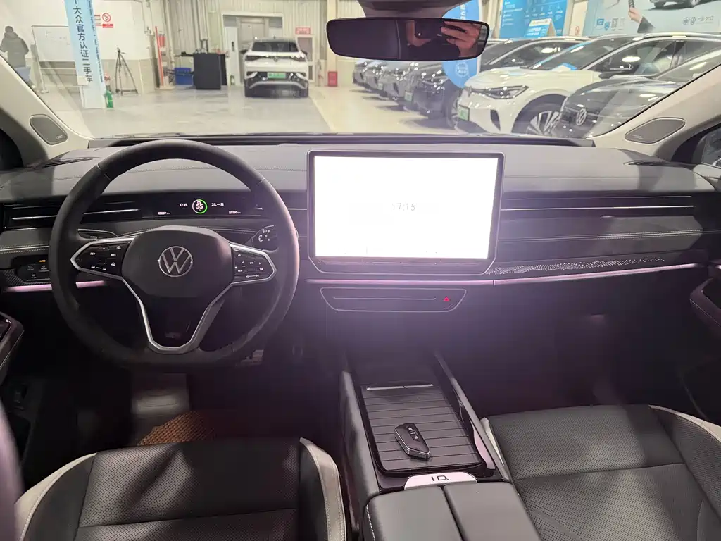 VOLKSWAGEN ID.7 VIZZION