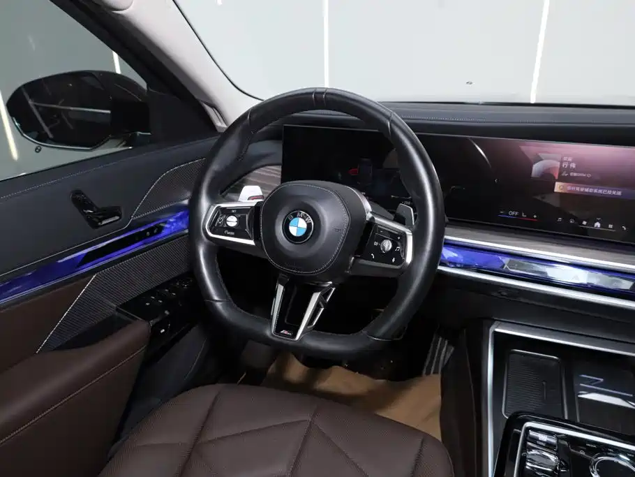 BMW 7 Series — миниатюра 28