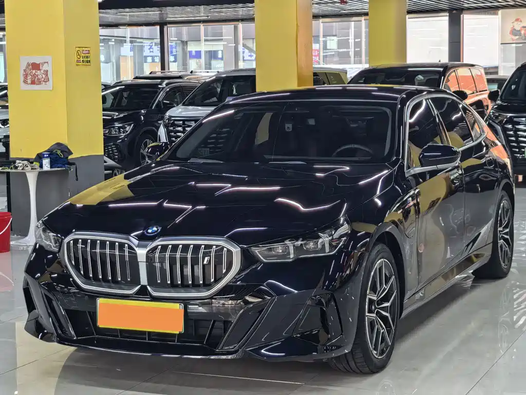 BMW i5