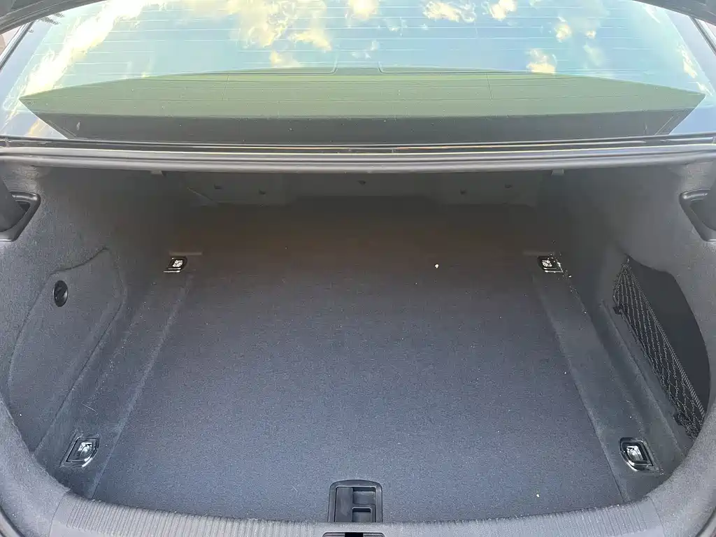 Audi A6L — миниатюра 6