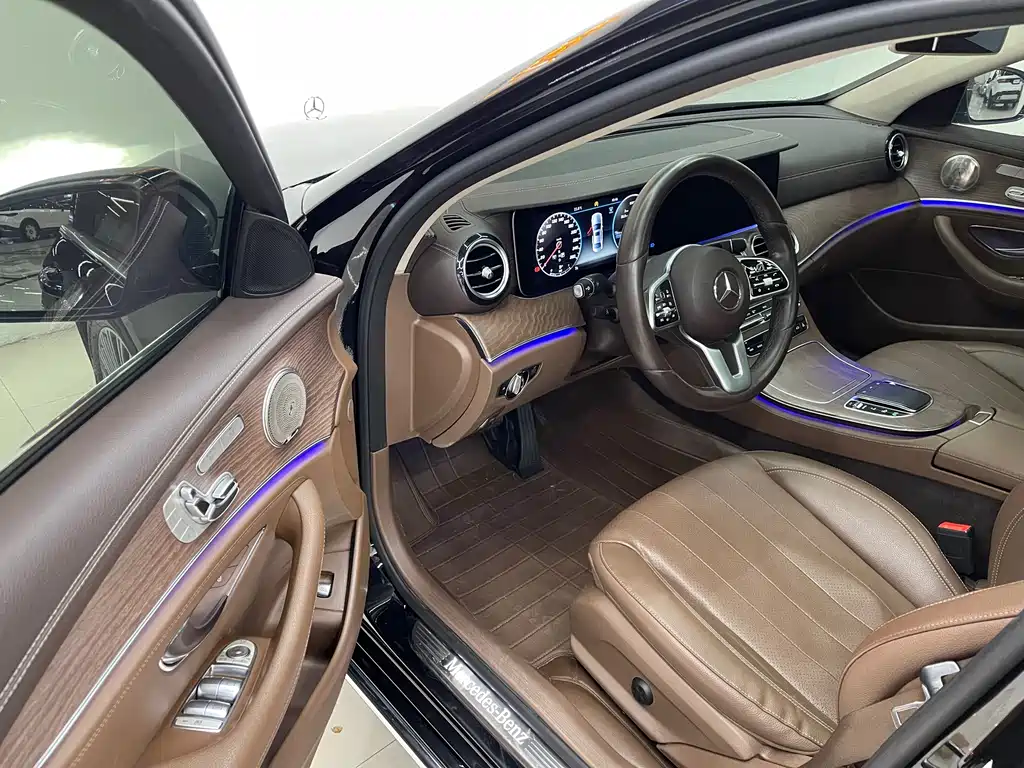Mercedes-Benz E-Class — миниатюра 15