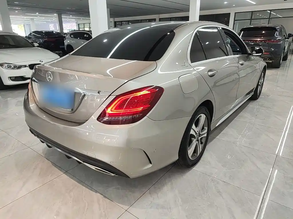 Mercedes-Benz C-Class — миниатюра 7