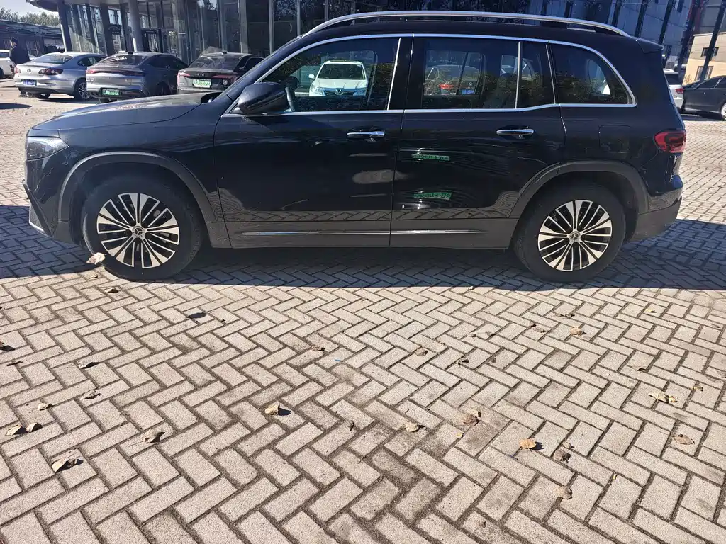 Mercedes-Benz EQB — миниатюра 2