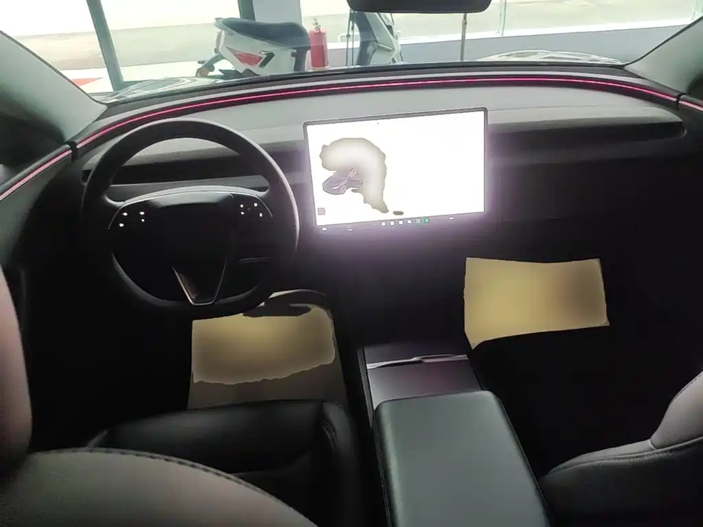 Tesla Model 3 — миниатюра 10