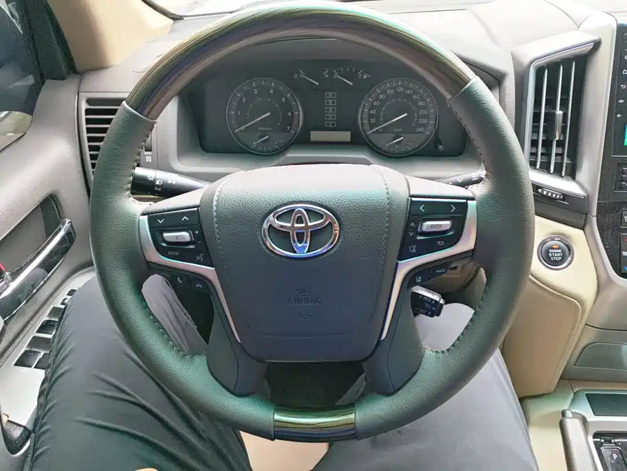 Toyota Land Cruiser — миниатюра 15