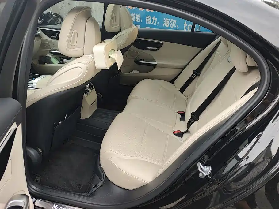 Mercedes-Benz C-Class — миниатюра 11