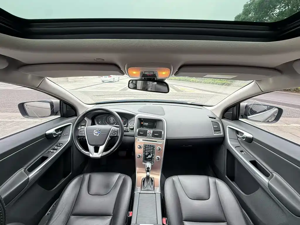 Volvo XC60 — миниатюра 5