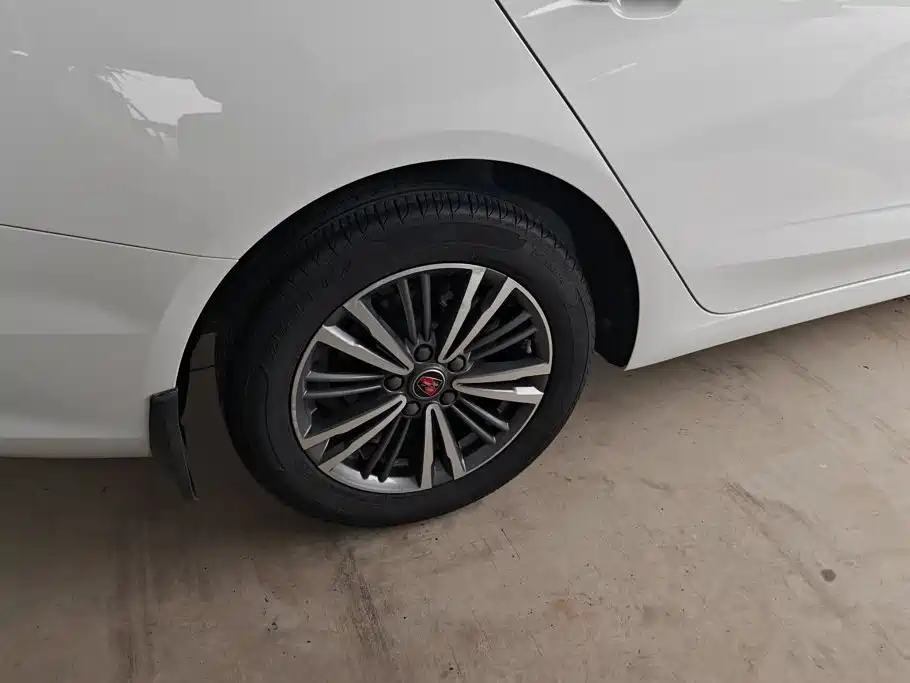 Roewe i5 — миниатюра 6