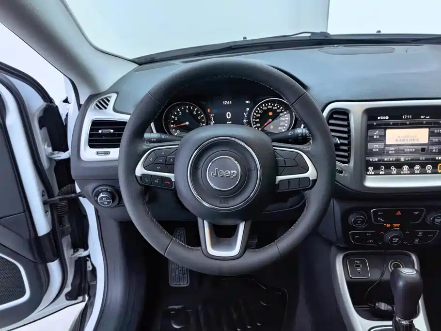 Jeep Compass — миниатюра 15