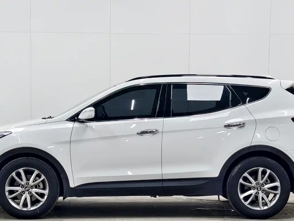 Hyundai Santa Fe — миниатюра 8