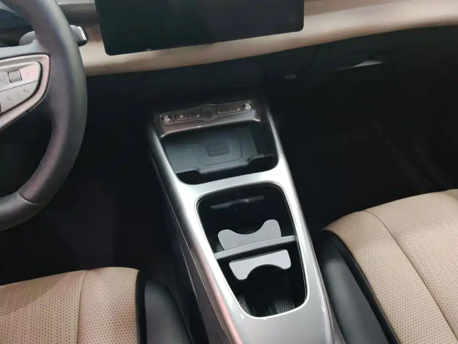 BYD Dolphin — миниатюра 16