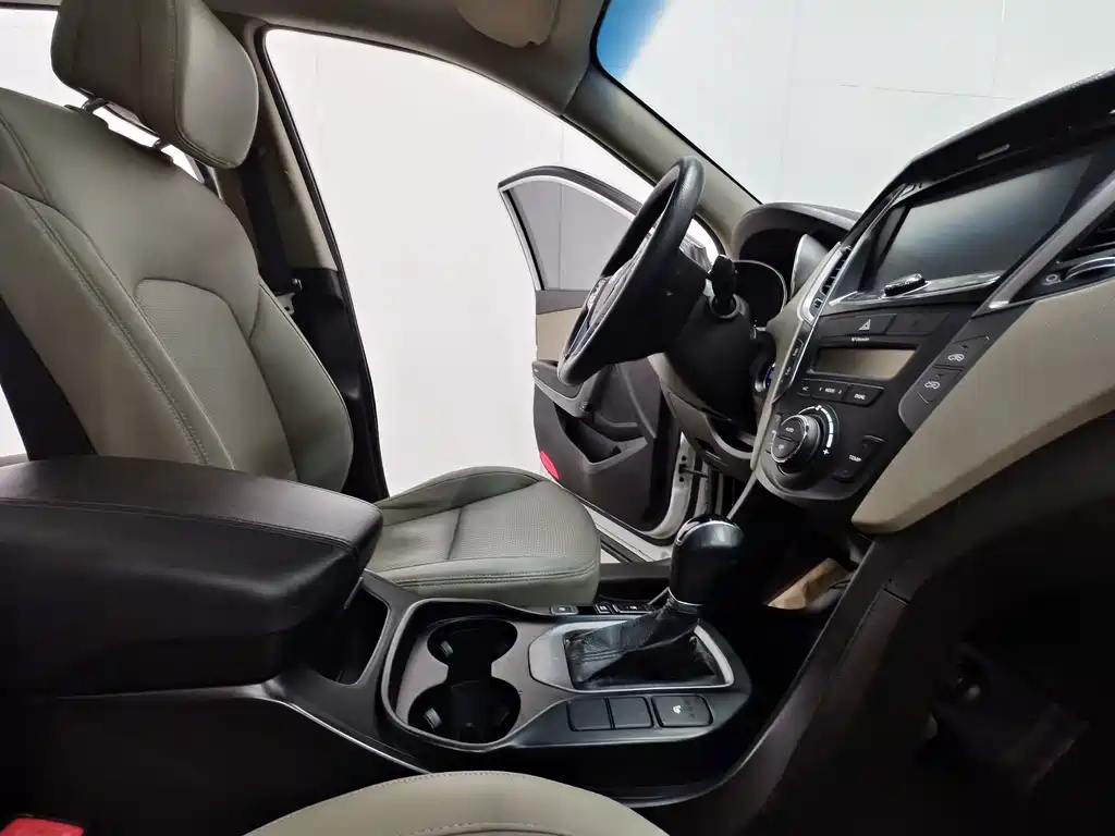 Hyundai Santa Fe — миниатюра 15
