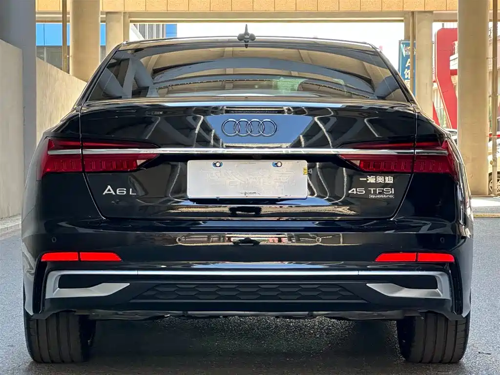 Audi A6L 2025 45 TFSI quattro + Premium