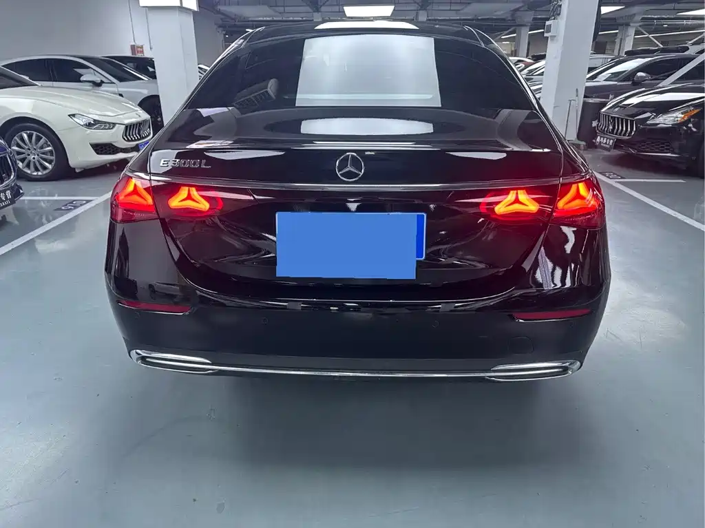 Mercedes-Benz E-Class — миниатюра 17