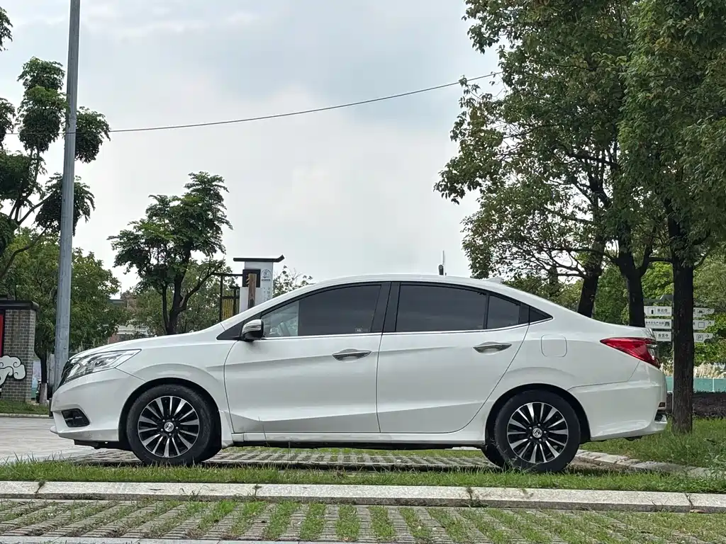 Honda Crider 2013 1.8L AT Comfort