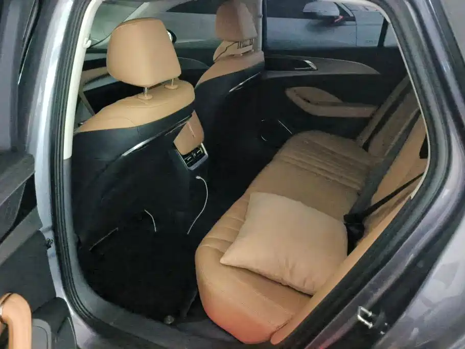 Hongqi Hongqi H5 — миниатюра 11
