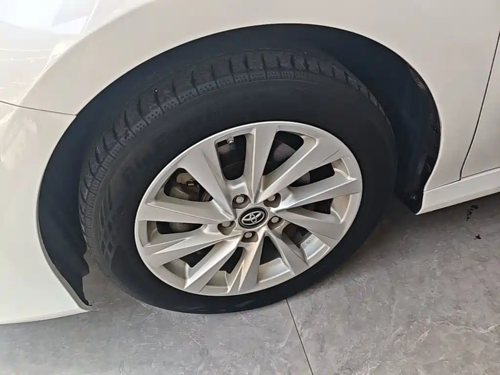 Toyota Camry — миниатюра 23