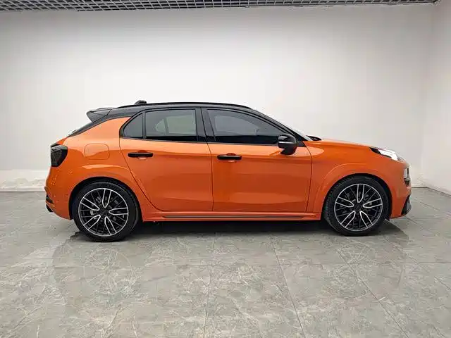 Lynk & Co 02 Hatchback — миниатюра 4