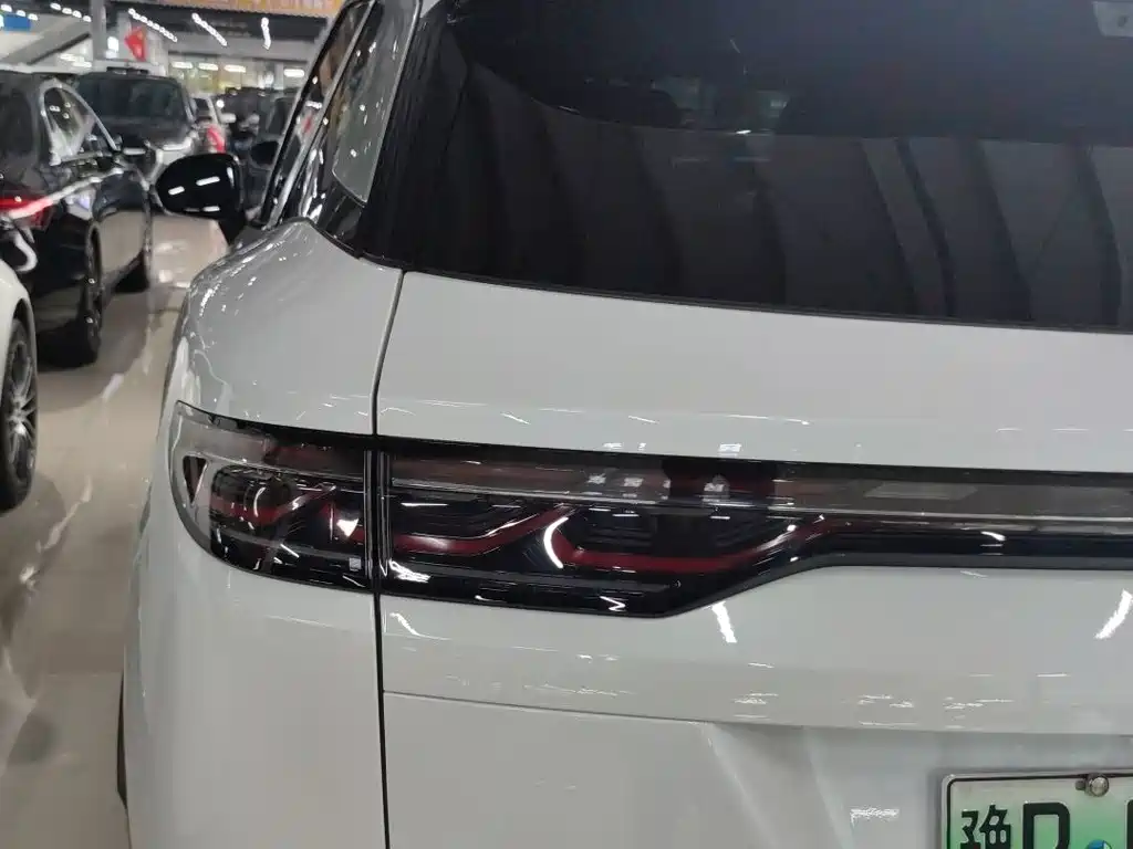 BYD L DM-i — миниатюра 13
