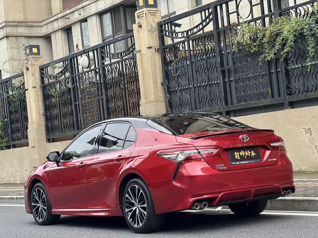 Toyota Camry — миниатюра 21