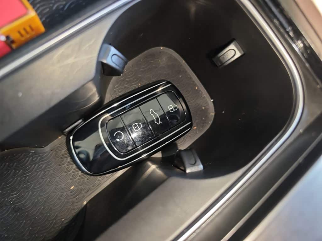 CHERY Tiggo 5x 1.5 л 2026 г. Серебристо-серый, пробег 1500 км