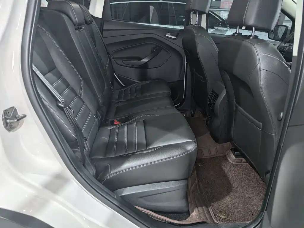 Ford Kuga — миниатюра 14
