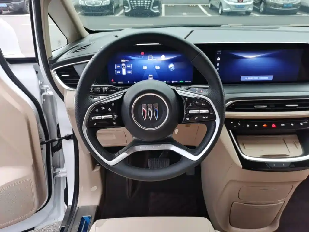 Buick GL8 Hybrid — миниатюра 11