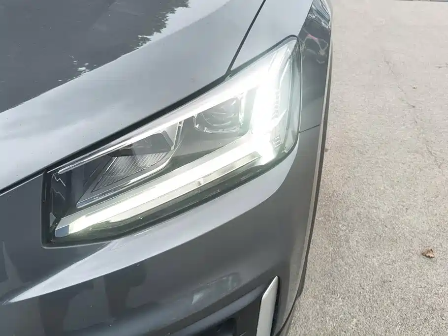 Audi Q2L — миниатюра 5