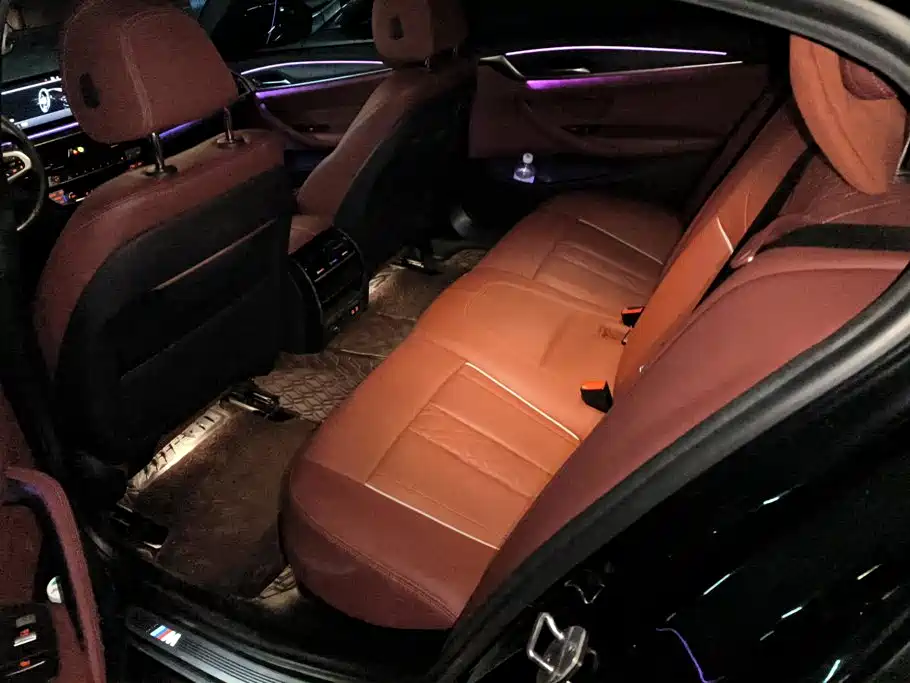 BMW 5 Series — миниатюра 11